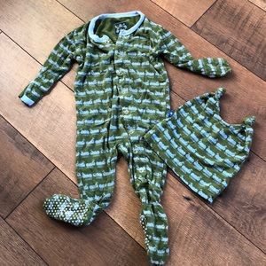 Kickee Pants footie with double knot hat!